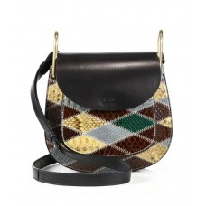 Borsa a tracolla piccola Chloe Hudson in pitone e pelle con inserti in patchwork. Borsa a tracolla piccola Chloe Hudson in pitone e pelle con inserti in patchwork.