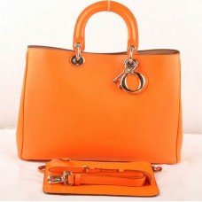 Borsa Dior Diorissimo Jumbo arancione in pelle originale (dettagli dorati) 602 Borsa Dior Diorissimo Jumbo arancione in pelle originale (dettagli dorati) 602