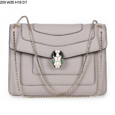 Borsa a tracolla Bvlgari Serpenti in pelle di vitello grigia, modello GM, codice 233. Borsa a tracolla Bvlgari Serpenti in pelle di vitello grigia, modello GM, codice 233.