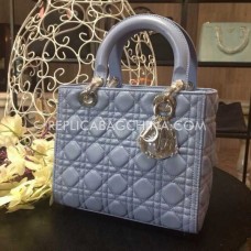 Replica della borsa Dior Lady Default in pelle di agnello argentata