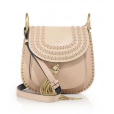 Borsa a tracolla piccola Chloe Hudson in pelle con borchie e intrecciata Borsa a tracolla piccola Chloe Hudson in pelle con borchie e intrecciata