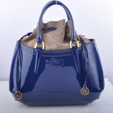 Borsa grande Fendi B Fab in pelle verniciata blu zaffiro con manico superiore