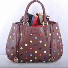 Borsa Fendi B Fab grande con manico superiore in pelle color caffè e decorazioni gioiello multicolore. Borsa Fendi B Fab grande con manico superiore in pelle color caffè e decorazioni gioiello multicolore.