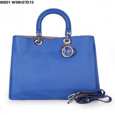 Borsa Dior Diorissimo Jumbo in pelle nappa blu zaffiro (hardware argentato) 8002 Borsa Dior Diorissimo Jumbo in pelle nappa blu zaffiro (hardware argentato) 8002