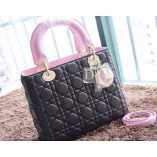 Replica della lussuosa borsa tote Dior Lady in pelle di agnello.