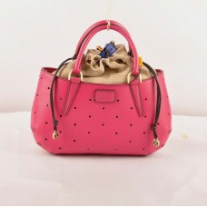 Borsa Fendi B Fab in pelle traforata color pesca Ferrari, modello medio con manico superiore Borsa Fendi B Fab in pelle traforata color pesca Ferrari, modello medio con manico superiore