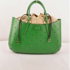 Borsa grande Fendi B Fab in pelle traforata verde Ferrari con manico superiore