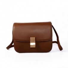 Borsa Celine Classic Box con patta in pelle di vitello marrone scuro Borsa Celine Classic Box con patta in pelle di vitello marrone scuro