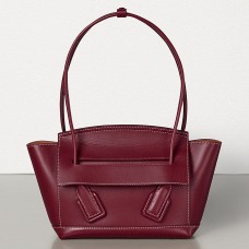 Bottega Veneta Arco 33 Bag In Bordeaux French Calf Bottega Veneta Arco 33 Bag In Bordeaux French Calf