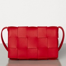 Borsa a cassetta Bottega Veneta in pelle di agnello rossa