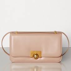 Borsa Bottega Veneta BV Classic in pelle di vitello francese color nude. Borsa Bottega Veneta BV Classic in pelle di vitello francese color nude.