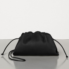 Pochette Bottega Veneta The Pouch 20 in pelle di vitello nera