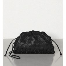 Pochette The Pouch 20 di Bottega Veneta in pelle di agnello intrecciata nera