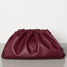 Bottega Veneta Pouch Clutch in pelle di vitello bordeaux Bottega Veneta Pouch Clutch in pelle di vitello bordeaux