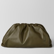 Bottega Veneta Pouch Clutch in pelle di vitello color senape Bottega Veneta Pouch Clutch in pelle di vitello color senape