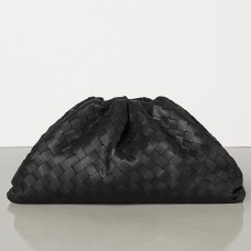 Pochette The Pouch di Bottega Veneta in pelle intrecciata nera