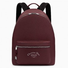 Zaino Dior Rider in pelle di vitello bordeaux.