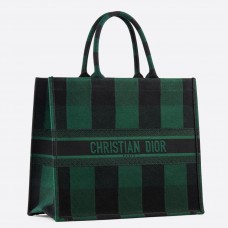 Borsa tote Dior Book in tela ricamata a quadri verdi e neri Borsa tote Dior Book in tela ricamata a quadri verdi e neri