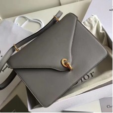 Borsa Dior C'est Dior Flap in pelle di vitello grigia