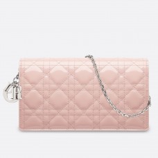 Pochette Lady Dior con catena in vernice rosa Pochette Lady Dior con catena in vernice rosa