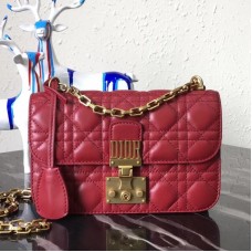 Borsa Dior piccola Dioraddict con patta in pelle di agnello rossa