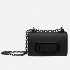 Mini borsa Dior J'Adior in pelle di vitello nera ultra opaca.