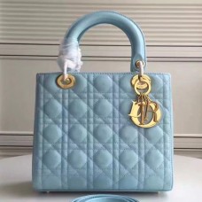 Borsa Lady Dior media in pelle verniciata color celeste Borsa Lady Dior media in pelle verniciata color celeste