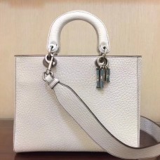 Borsa Lady Dior grande in pelle di agnello bianca martellata Canyon