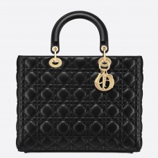 Borsa Lady Dior grande in pelle di agnello nera con tecnica cannage.