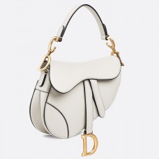 Mini borsa Saddle di Dior in pelle di vitello martellata bianca