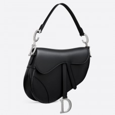 Borsa a tracolla Dior in morbida pelle di vitello nera. Borsa a tracolla Dior in morbida pelle di vitello nera.